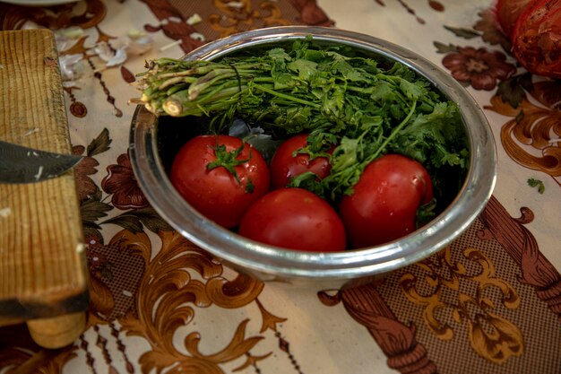 Ingrediente colorate pe masă